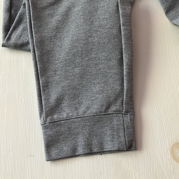 Grey Pleated pants - Picture 2 of 8